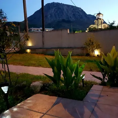 Castle Akrokorinthos شقة *